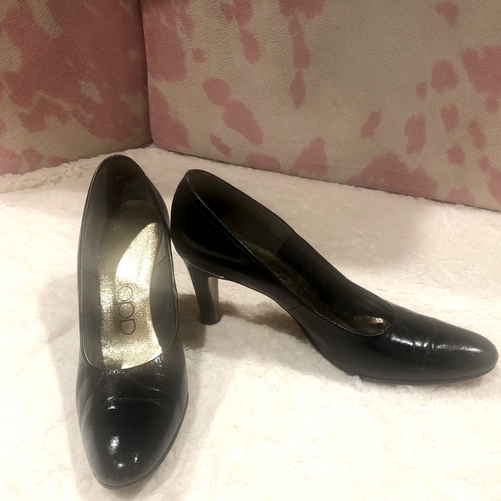 Vintage navy blue leather heels sz 7
